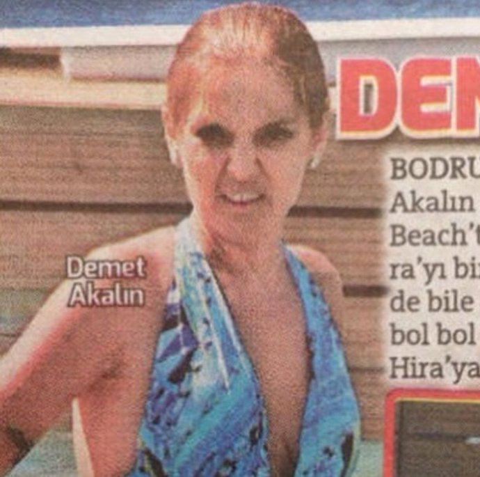 Erkekler makyajsız kız deyip makyajlı kızlara düşüyor. Biz şimdi neye inanalım?