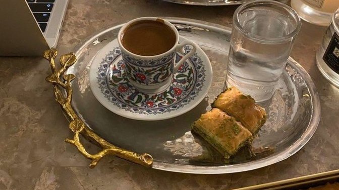 Şerbetli tatlı kahvenin yanına mı çayın yanına mı yakışır?