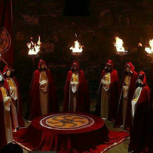 Rütüel yapan var mı?