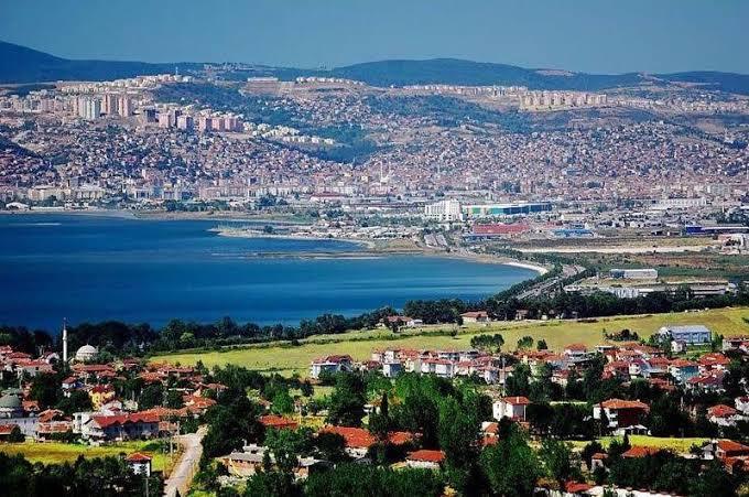 Ben İzmitten yazıyorum sen nerden okuyorsun?