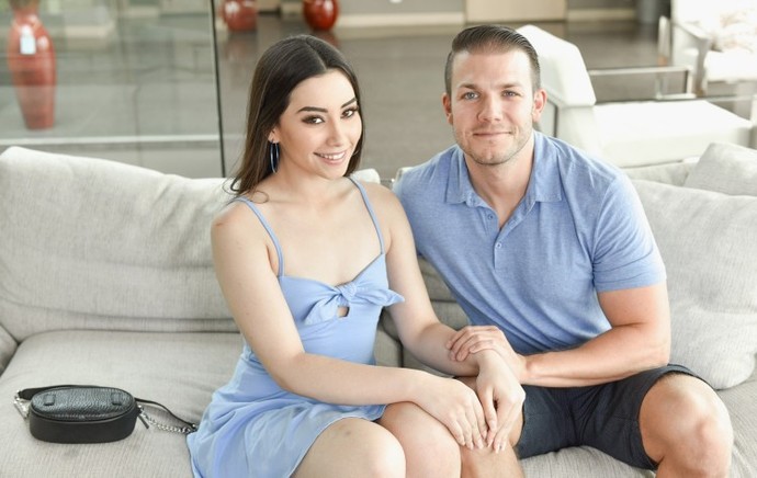 Aria Lee çok mu güzel?