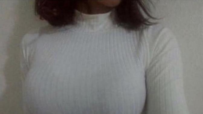 Kıyafetin üzerinde sütyen belli olması sizce rahatsız edici bir şey mi?