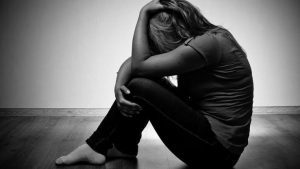 Depresyona giren kişiye ilk öneriniz ne olur?