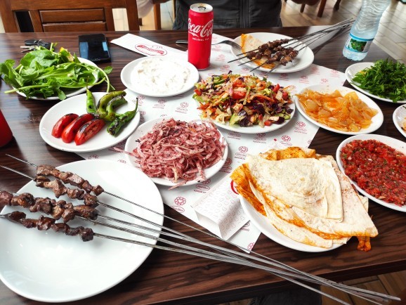 Ciğer şiş sever misin? Bir oturuşta ne kadar yiyebilirsin?