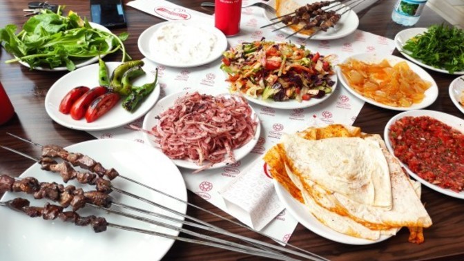 Ciğer şiş sever misin? Bir oturuşta ne kadar yiyebilirsin?