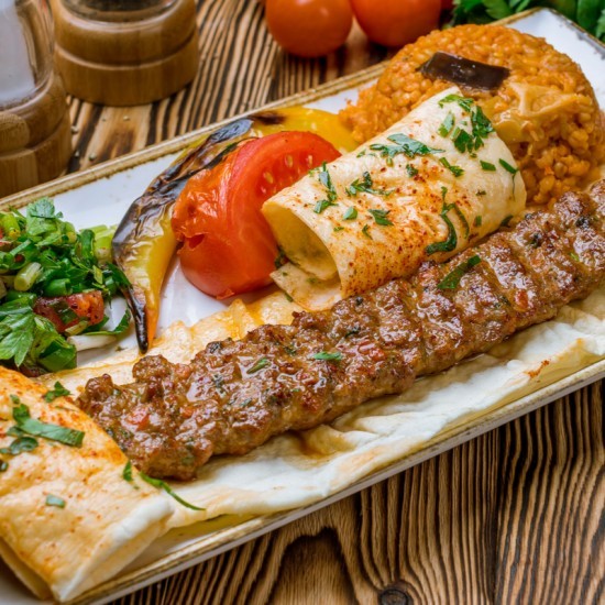 Adana kebap sever misiniz?