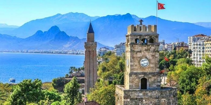 Türkiyede hangi şehrin daha yaşanabilir olduğunu düşünüyorsun? Eskişehir mi, İzmir mi, Antalya mı?