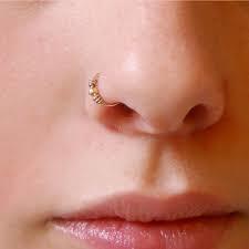 Burnunun kenarında hızma/piercing olan kızlar genelde rahat takılan kızlar gibi mi geliyor size?