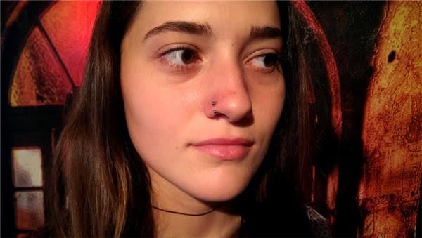 Burnunun kenarında hızma/piercing olan kızlar genelde rahat takılan kızlar gibi mi geliyor size?
