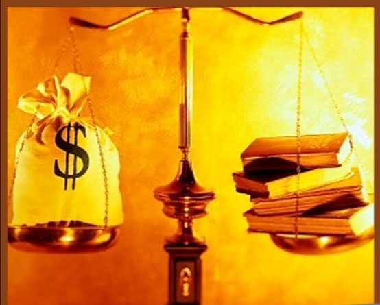 Yeni tanıştığınız insanlarda ilk hangisine bakarsınız? Ayda kaç lira maaş aldıklarına mı, ayda kaç kitap okuduklarına mı?
