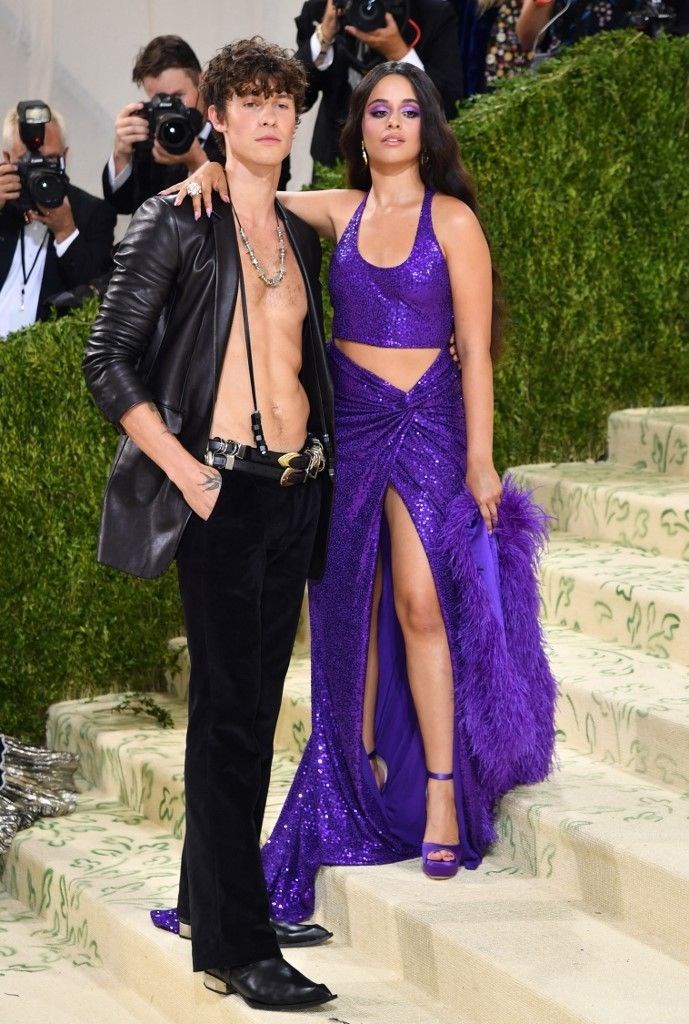 Kostümleriyle geceye damgasını vuran Met Gala çiftleri! Senin favorin hangisi?