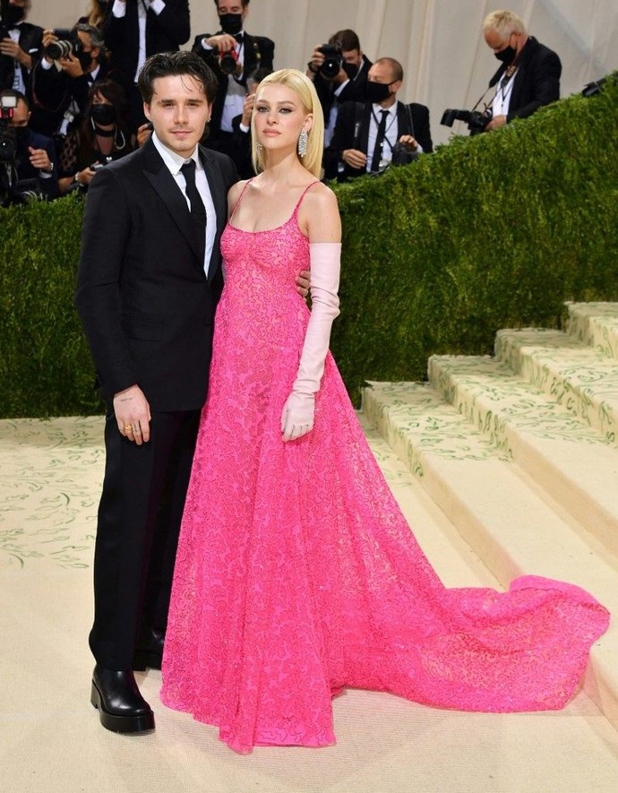 Kostümleriyle geceye damgasını vuran Met Gala çiftleri! Senin favorin hangisi?