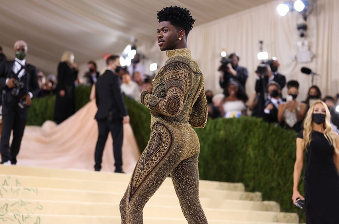 Kostümleriyle geceye damgasını vuran Met Gala çiftleri! Senin favorin hangisi?