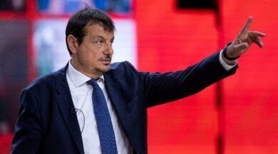 Anadolu Efesin hocası Ergin Ataman: Türkiye milli takımına Stefan Kuntzu getirmek, futbolumuzu aşağılamaktır dedi. Haklı mı?