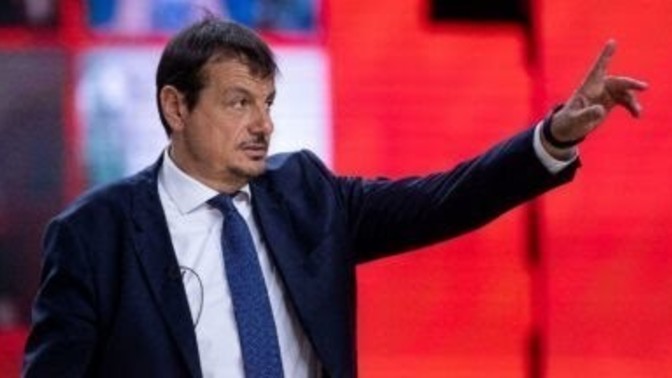 Anadolu Efes'in hocası Ergin Ataman: Türkiye milli takımına Stefan Kuntz'u getirmek, futbolumuzu aşağılamaktır dedi. Haklı mı?
