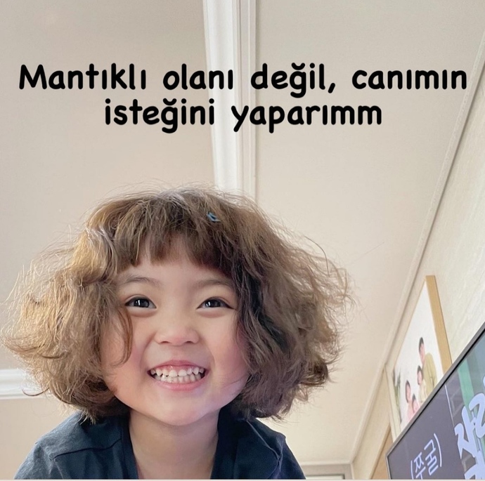 Sen benmisin ya tatlı kız🥰😅