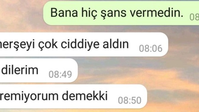 Neden seviyor gibi yapıp sözler verilip kaybolunur?