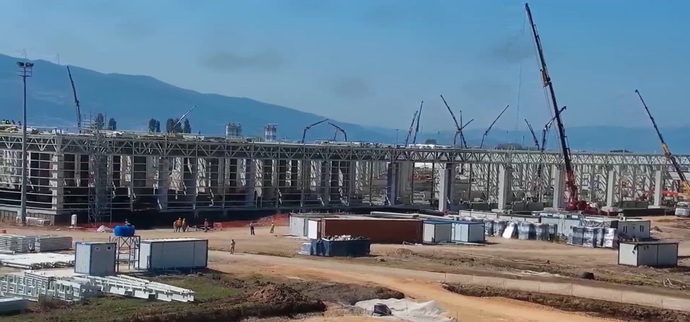 TOGG fabrikasının üretim binaları yavaş yavaş tamamlanıyor sizce söz verilen tarihe yetiştire bilecekler mi?