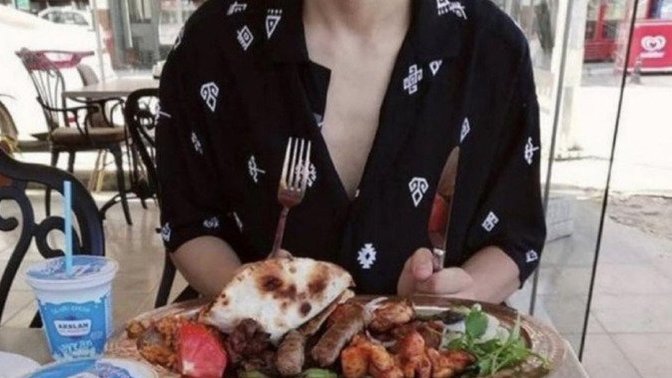 İlk buluşmada asla şunu yemem dediğiniz bir yiyecek var mı?
