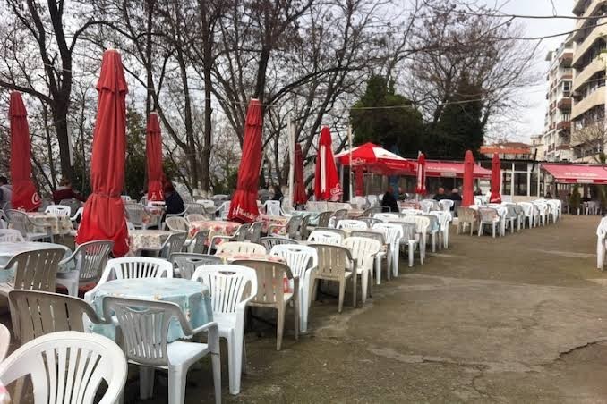 İlk buluşmayı kafe de mi yoksa çay bahçesinde mi yapılsın isterdiniz?