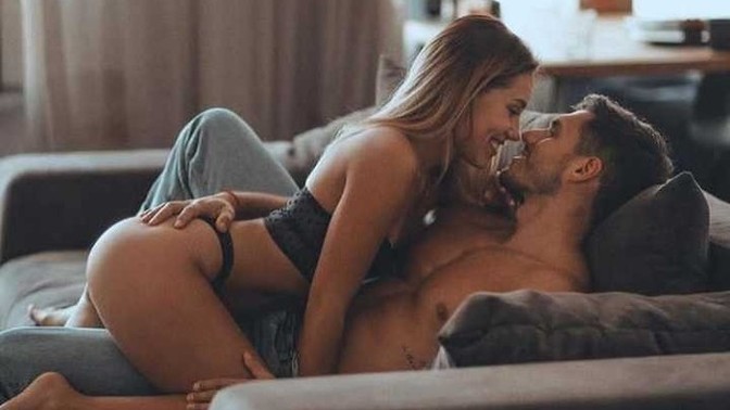Sevişirken argo sözler mi hoşunuza gider, romantik sözler mi?