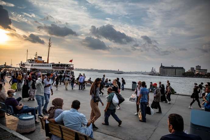 Profesör uyardı: Vaka sayısı düşmezse kapanmak zorunda kalacağız. Sizce kapanma tekrar olur mu?