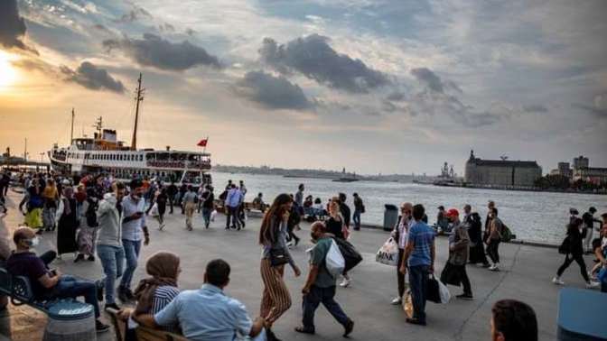 Profesör uyardı: "Vaka sayısı düşmezse kapanmak zorunda kalacağız". Sizce kapanma tekrar olur mu?