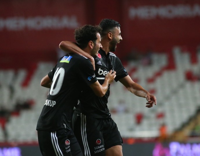 Beşiktaş, zorlu Antalyaspor sınavında! Antalya'da kazanan taraf kim olur?