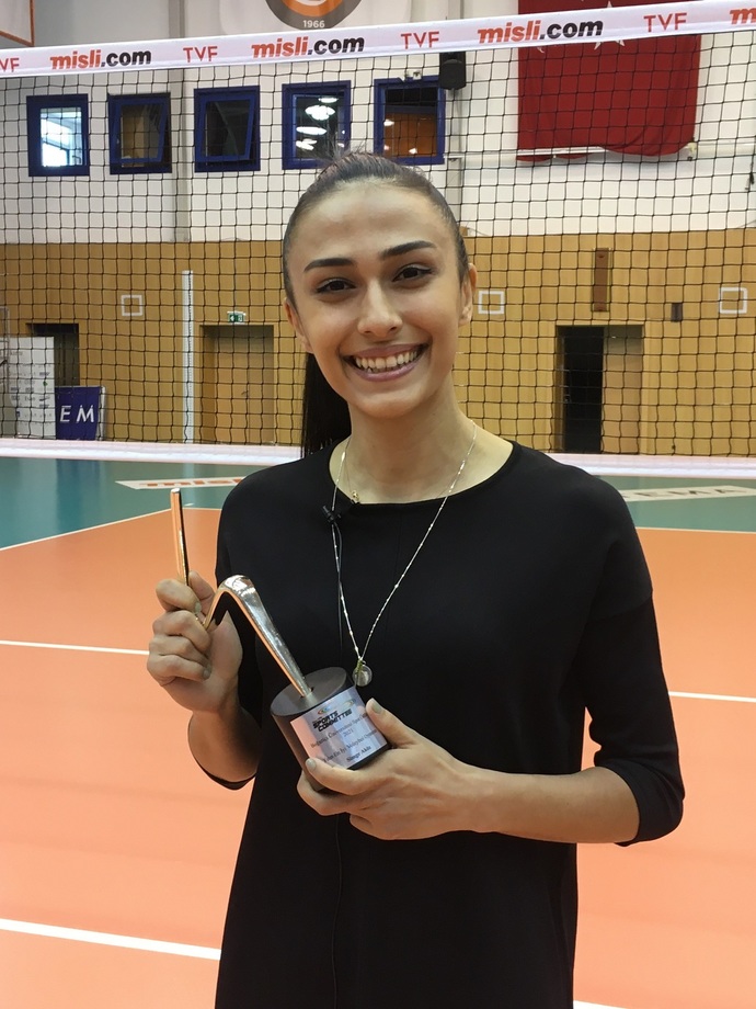 En güzel Milli Voleybolcu kim?