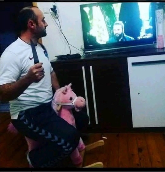 Oyun oynarken mehter marşı dinler misiniz?