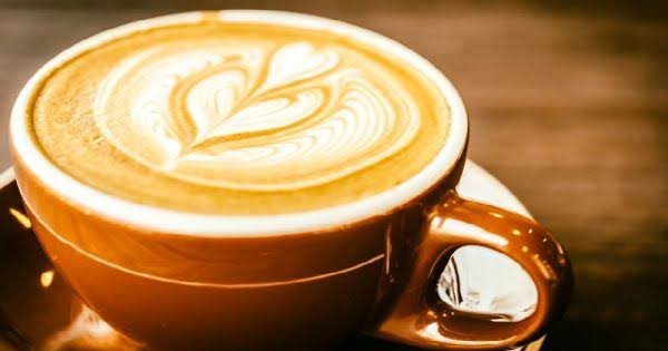 Kahve tüketirken sütlü mü tercih edersiniz yoksa sade ve sert kahvelerimi tercih edersiniz?