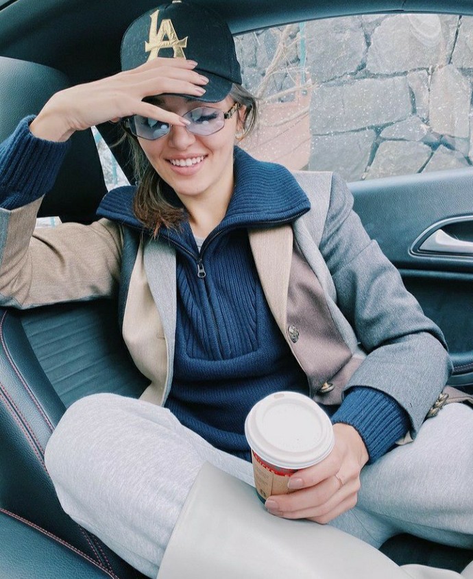 Hande Erçel Fanı değilim ama bu kız neden kıskanılıyor?