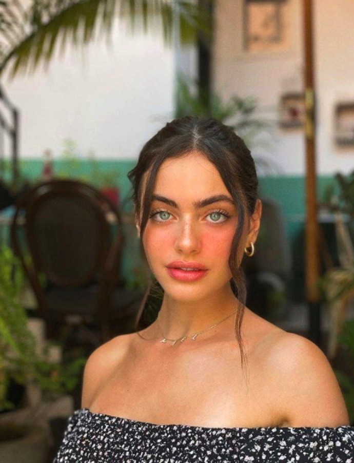 Dünyanın en güzel kadını seçilen Yael Shelbia sizce nasıl?