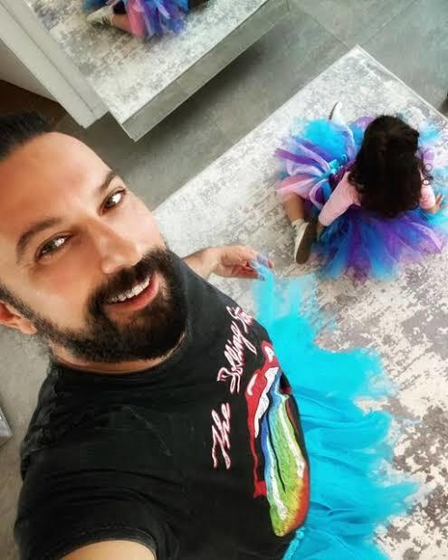 Tarkan kızı Liya için tütü giydi! Peki siz evladınız i̇çin giyimde sınır tanır mısınız?