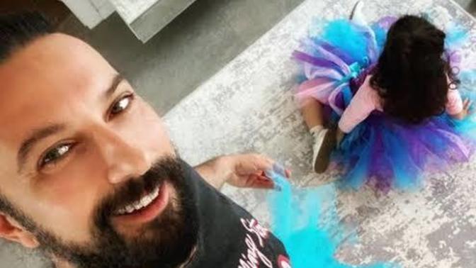Tarkan kızı Liya için tütü giydi! Peki siz evladınız i̇çin giyimde sınır tanır mısınız?