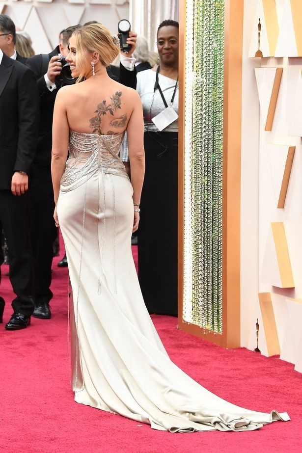 Scarlett Johansson çekici mi?