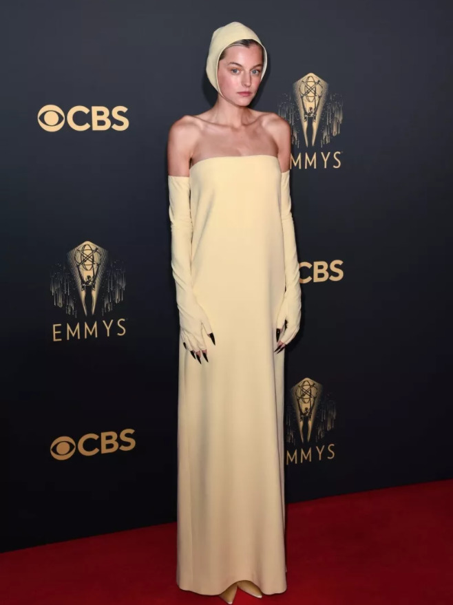 Emmy Ödülleri sahiplerini buldu! Kırmızı halı şıklığında favoriniz kim oldu?