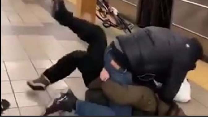 Metrobüste maske uyarısı yapan vatandaşın gözünü çıkardılar! Maske kavgası yaptınız mı?