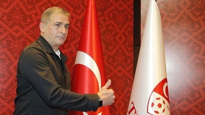 Stefan Kuntz için bugün resmi imza töreni gerçekleştirildi. Sizce Stefan Kuntz Milli Takım'a başarı getirecek mi?