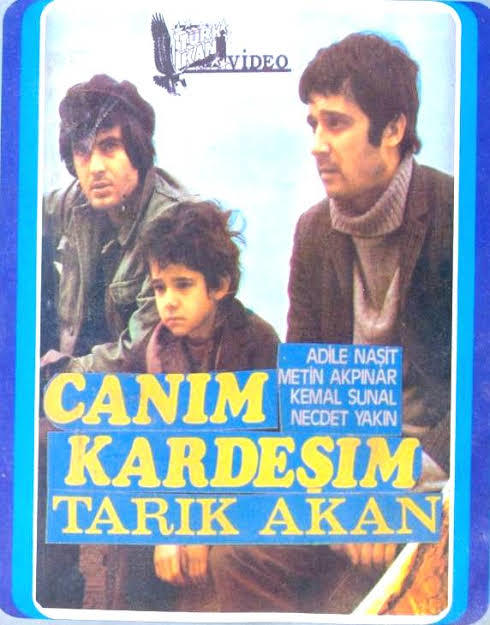 Bugün ünlü yönetmen Ertem Eğilmez’in ölüm yıl dönümü. Filmleri ve replikleriyle analım mı onu?