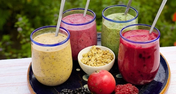 Öğün yerine geçen besleyici shake tarifleri nelerdir?