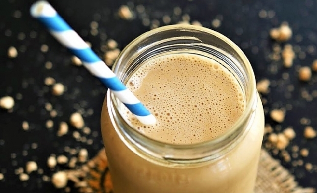 Öğün yerine geçen besleyici shake tarifleri nelerdir?