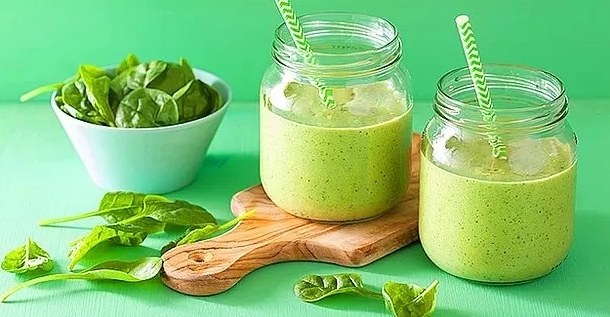 Öğün yerine geçen besleyici shake tarifleri nelerdir?