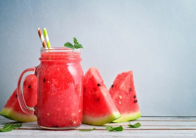 Öğün yerine geçen besleyici shake tarifleri nelerdir?