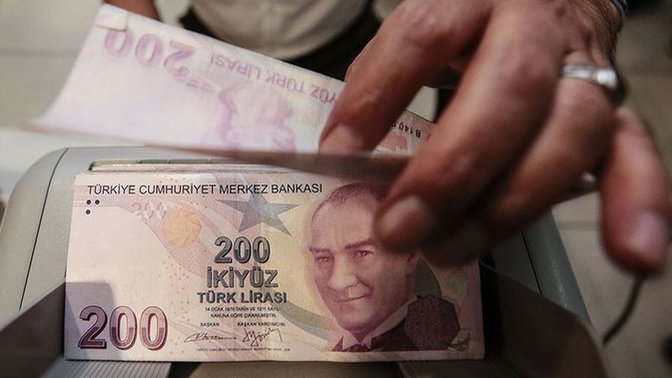 TL, Dolar karşısında en çok değer kaybeden para birimi oldu. Yaşantınızda değer kaybını hissediyor musunuz?