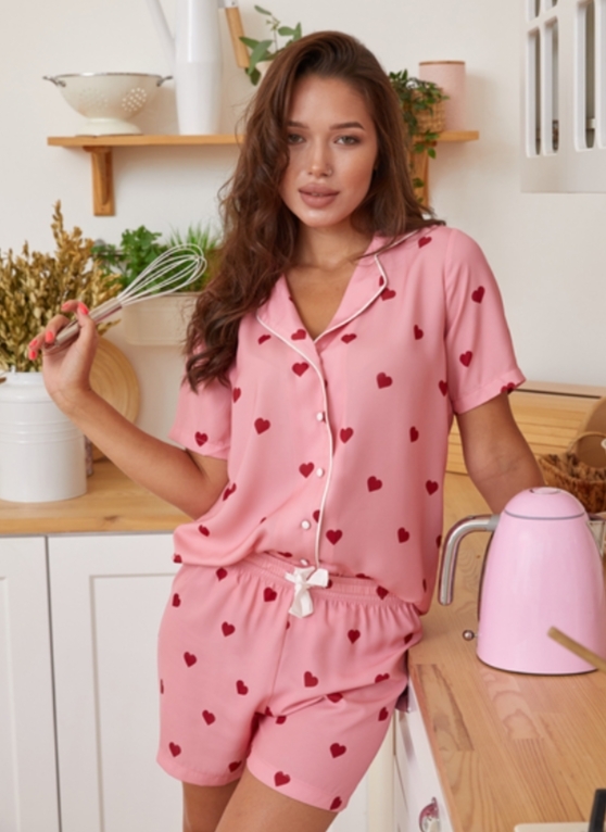 Evde pijama ile dolaşmak bakımsızlık mı?