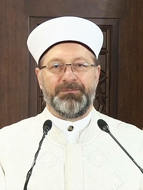 Gençlerin dinden uzaklaşma sebebi ne sizce?