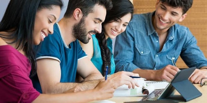 Üniversitede hem çalışıp, hem okumak mümkün olabilir mi?