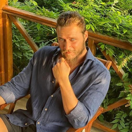 Kıvanç Tatlıtuğ mu daha yakışıklı Burak Çelik mi?