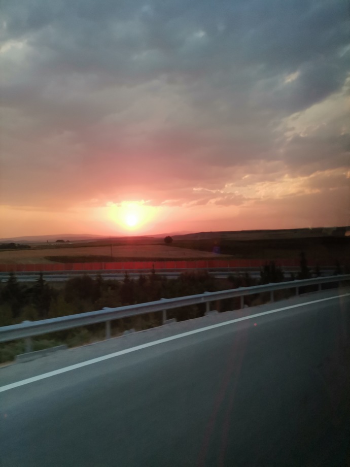 Galerinizdeki son fotoğrafı atabilir misiniz?